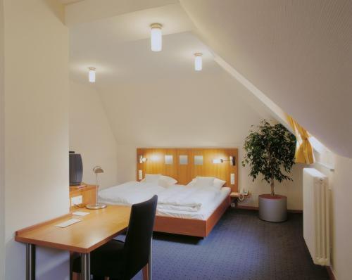 Landhotel Zum Schwanen Mit Restaurant Mona Liza Osthofen Номер фото