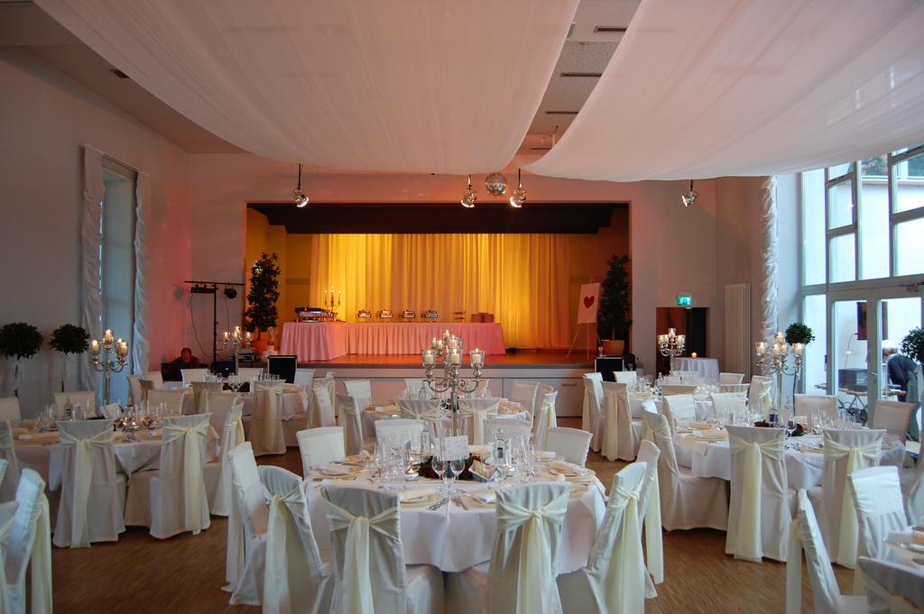 Landhotel Zum Schwanen Mit Restaurant Mona Liza Osthofen Экстерьер фото
